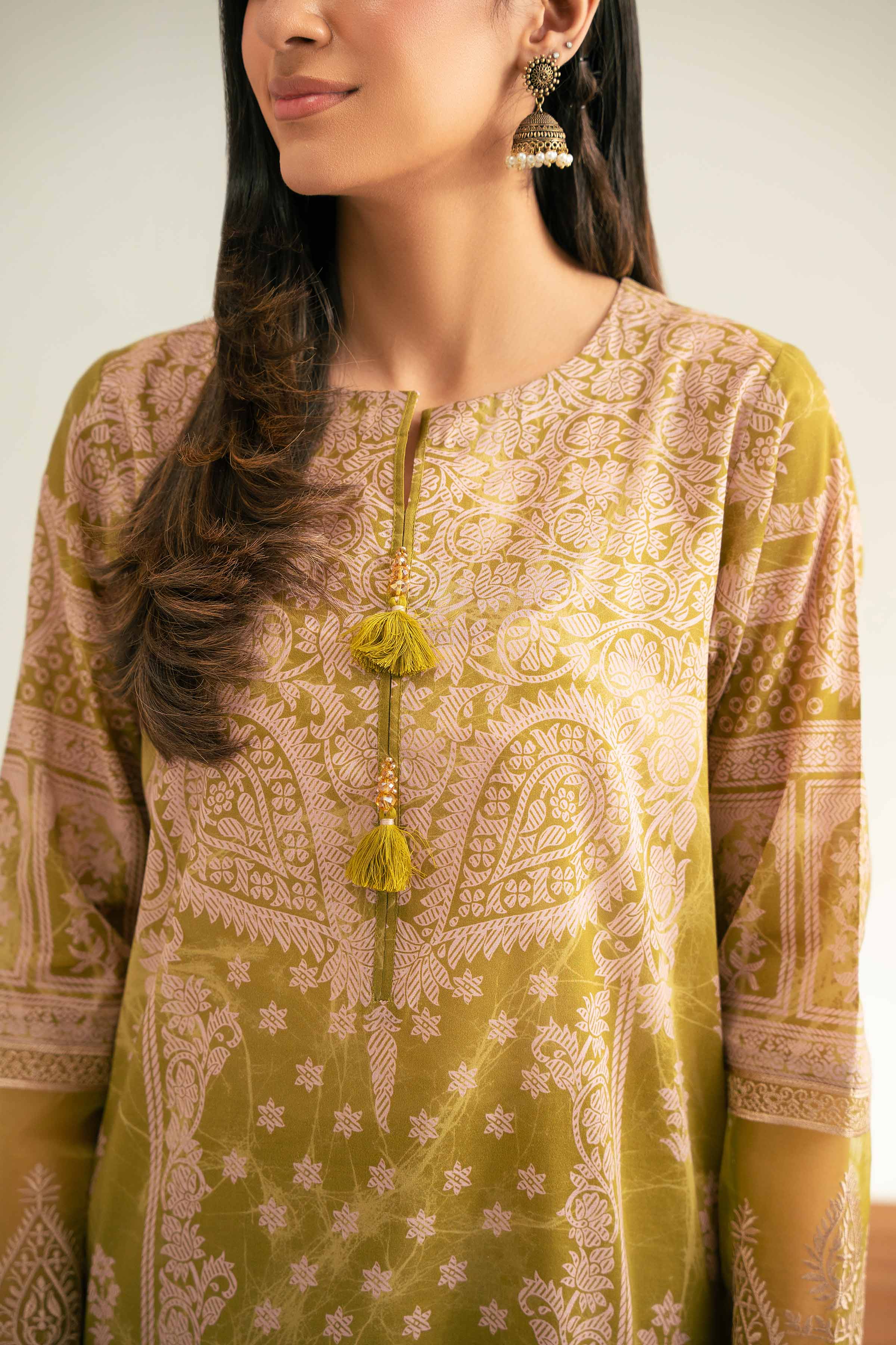 Nishat UK - Green Embroidered Lawn 3 Pieces unstitched suit
