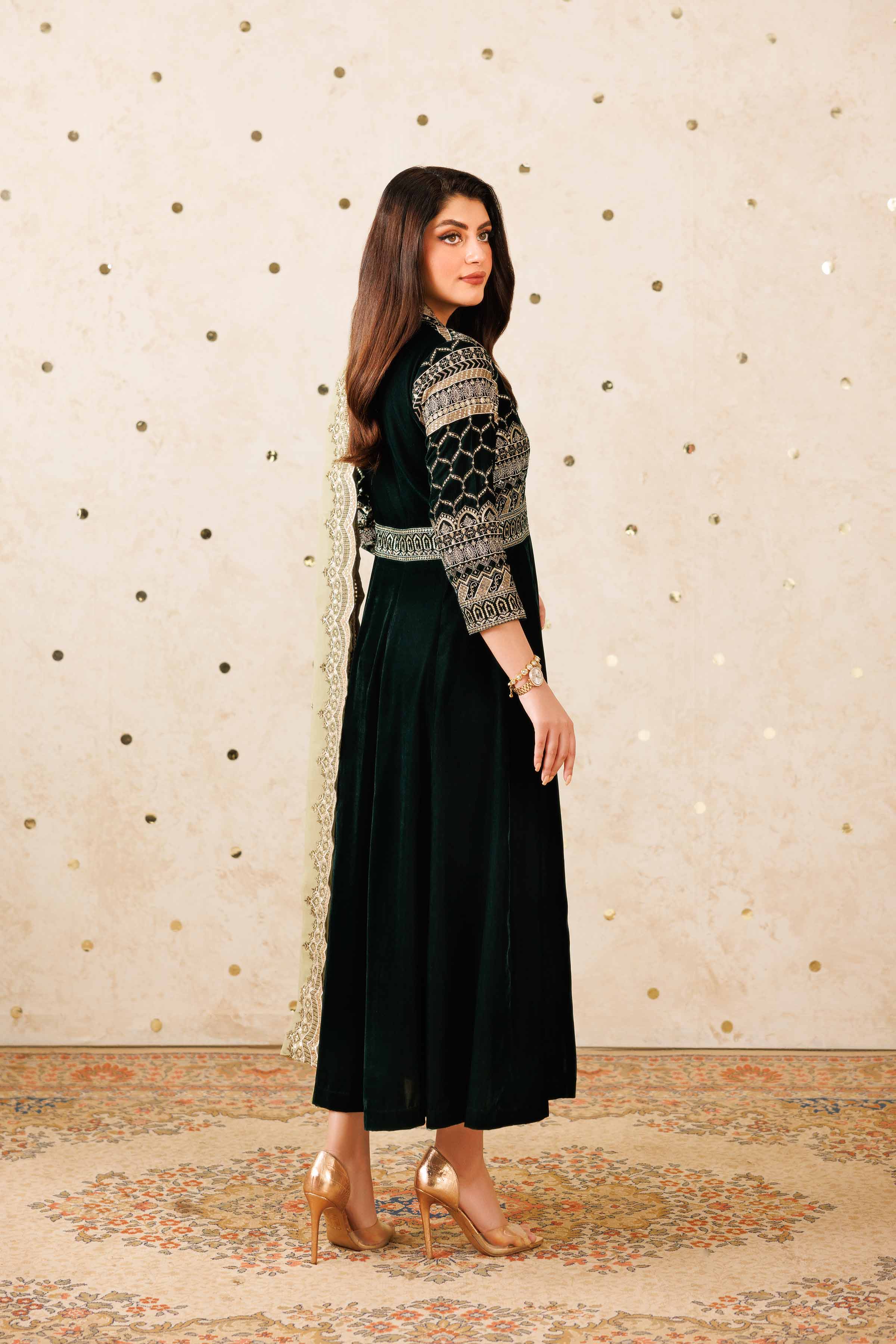 NishatUK - Green Embroidered Velvet 2-piece ready to wear Luxury Dress