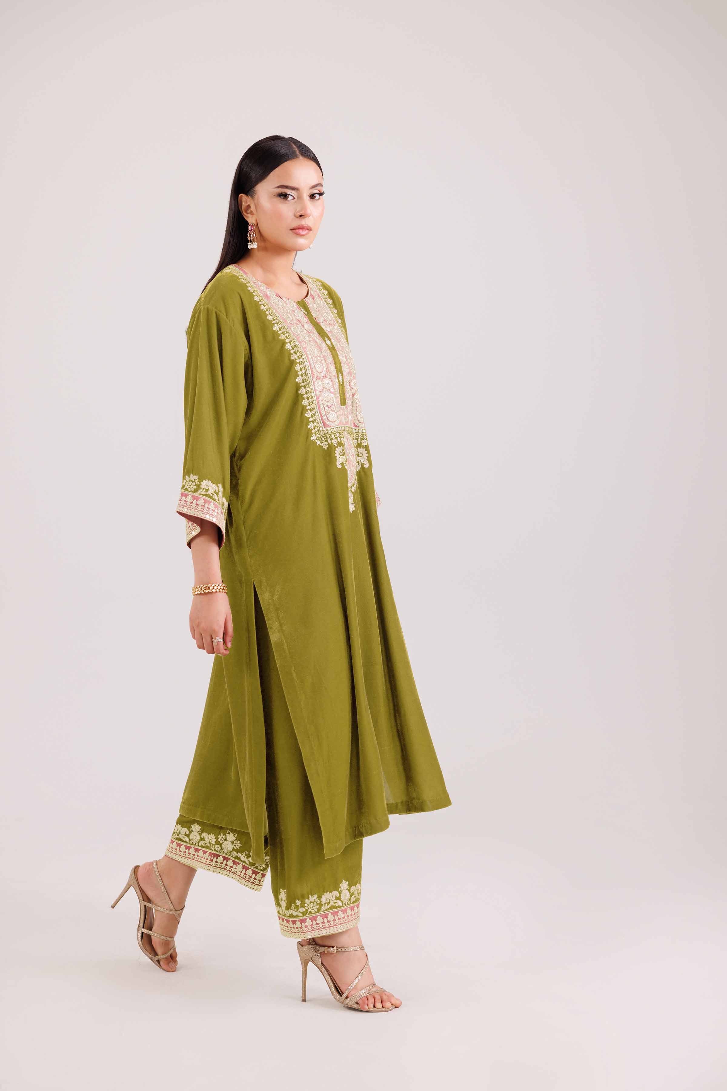 Nishat UK - 2 Piece - Embroidered Suit - KFW25-30