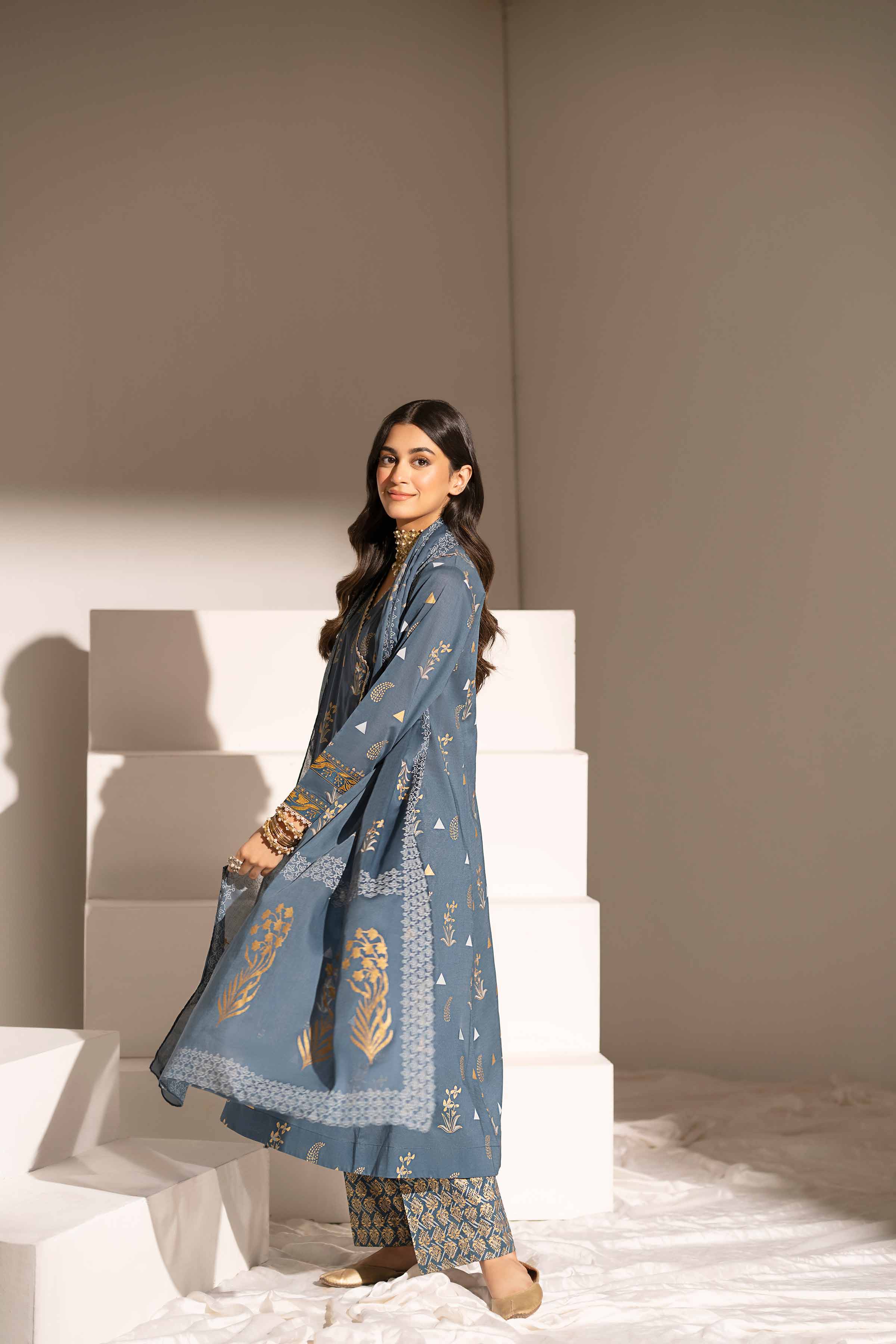 NishatUK - Zinc Embroidered Lawn 3-piece ready to wear Suit