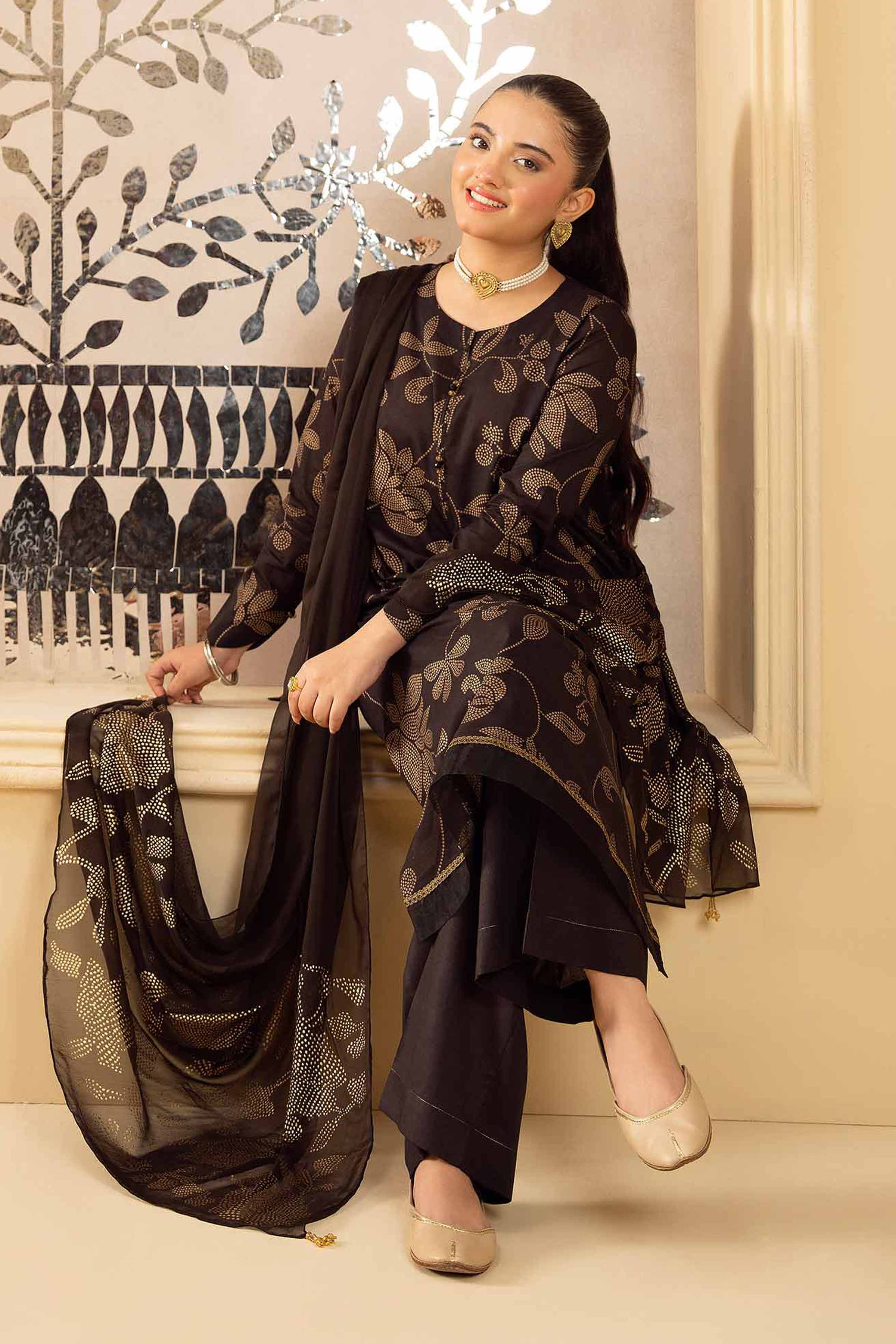 NishatUK - Black Printed Lawn 3-piece ready to wear Suit