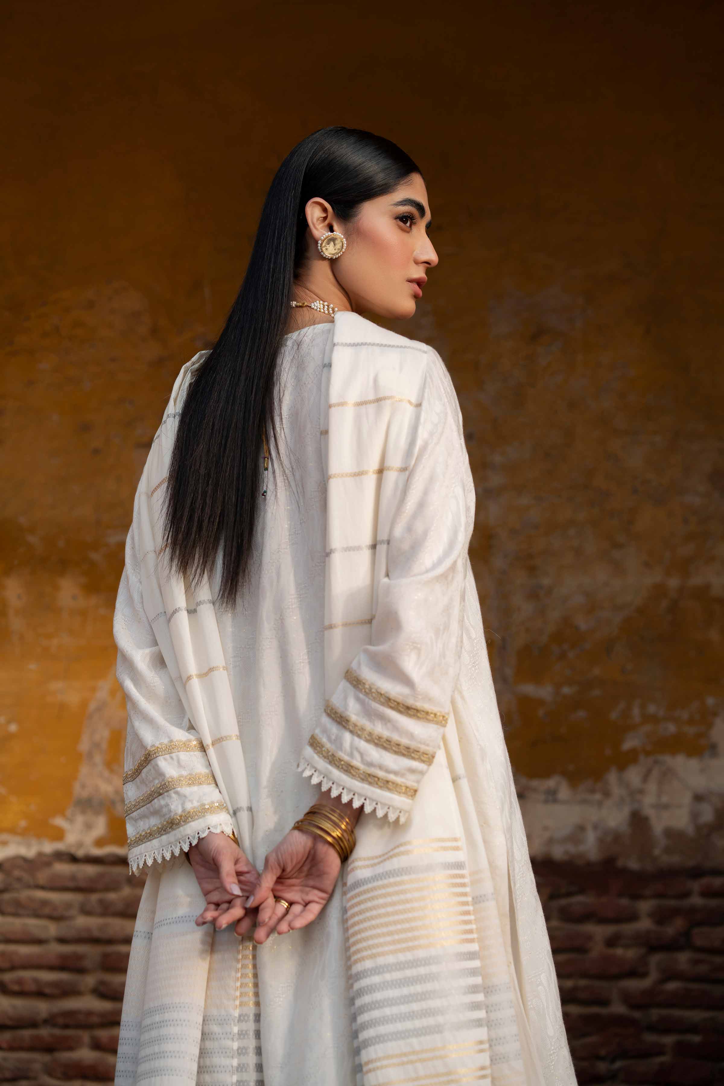 NishatUK - Off White Embroidered Jacquard 3-piece ready to wear Suit