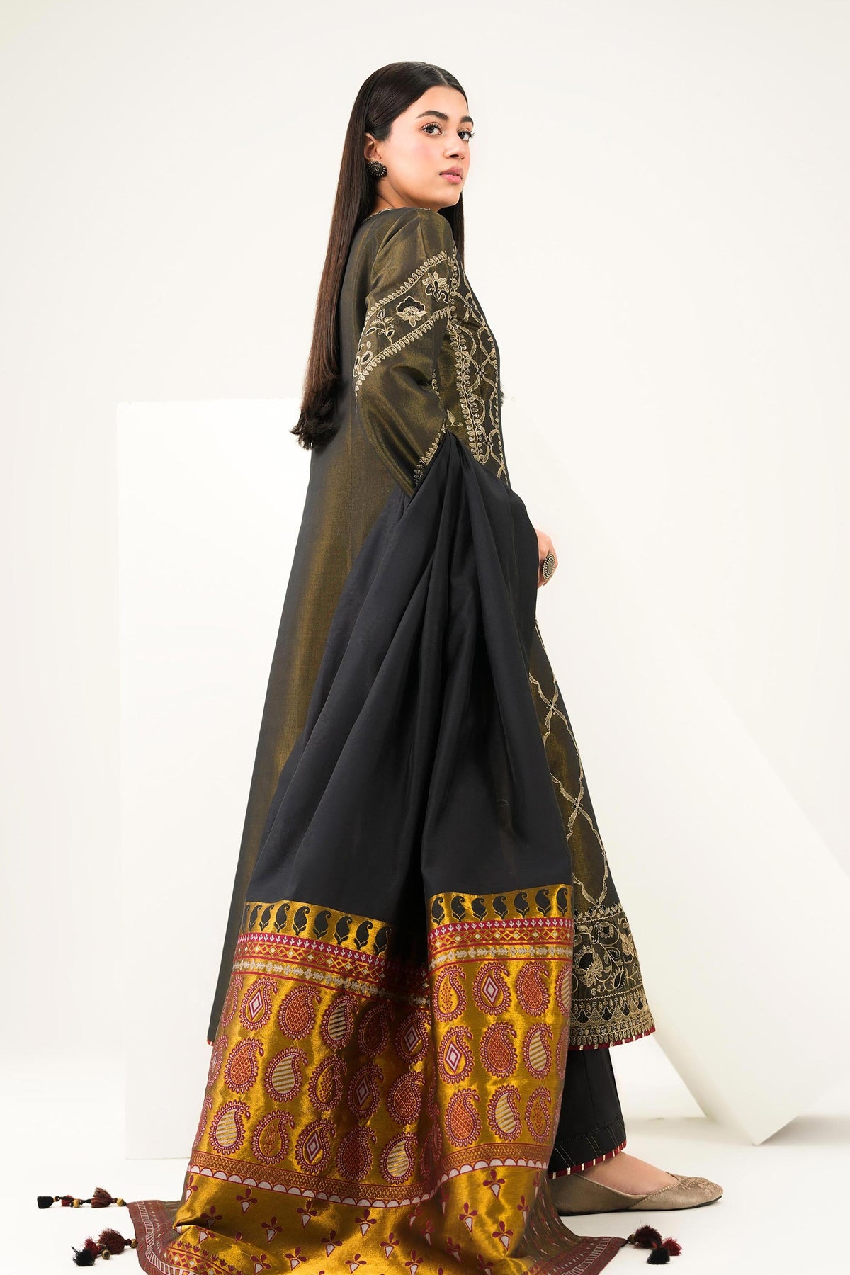 Nishat UK - Black Embroidered Yarn Dyed 3 Pieces ready to wear Suit