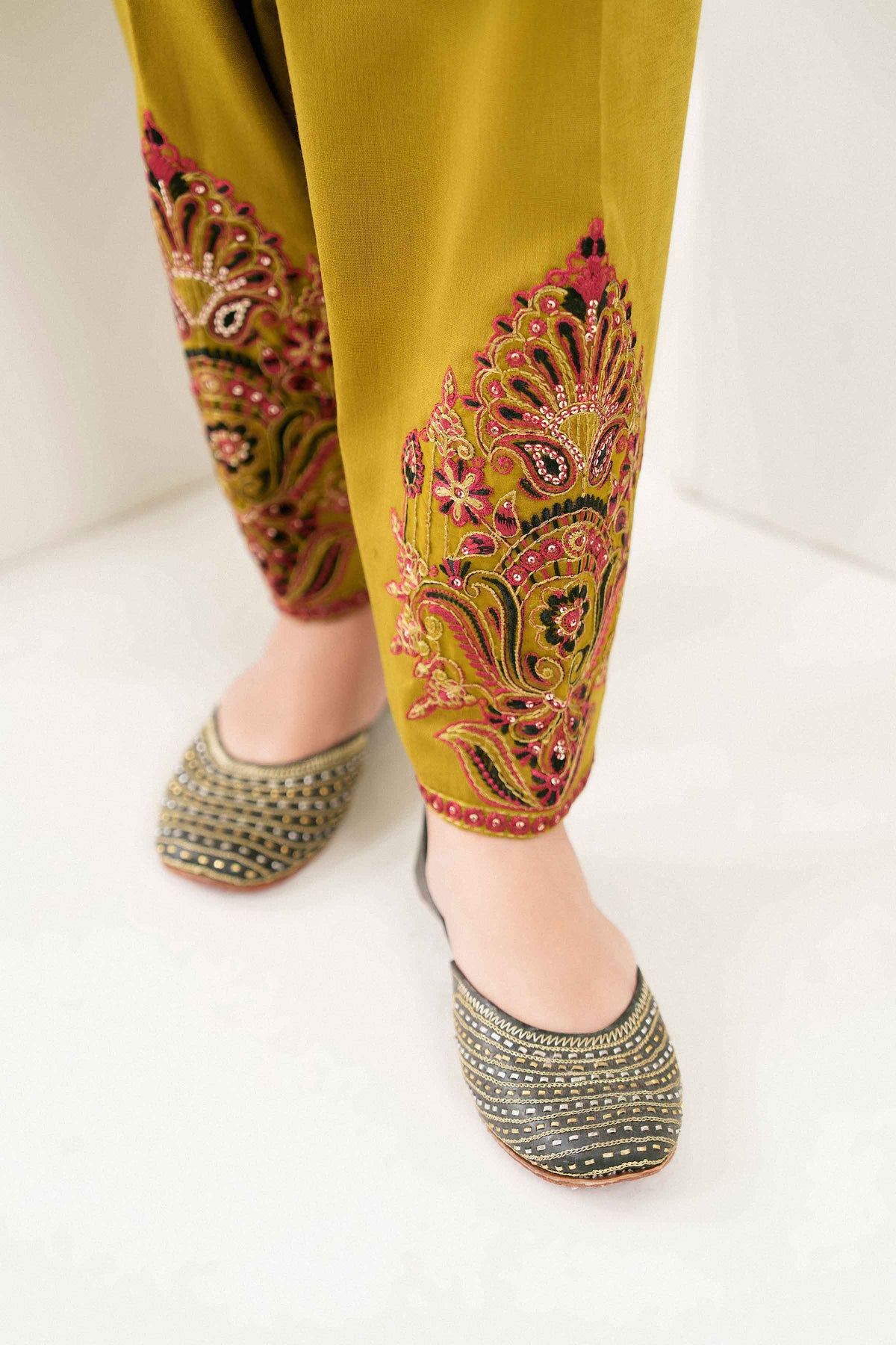 Nishat UK - Green Embroidered Karandi 3 Pieces ready to wear Suit
