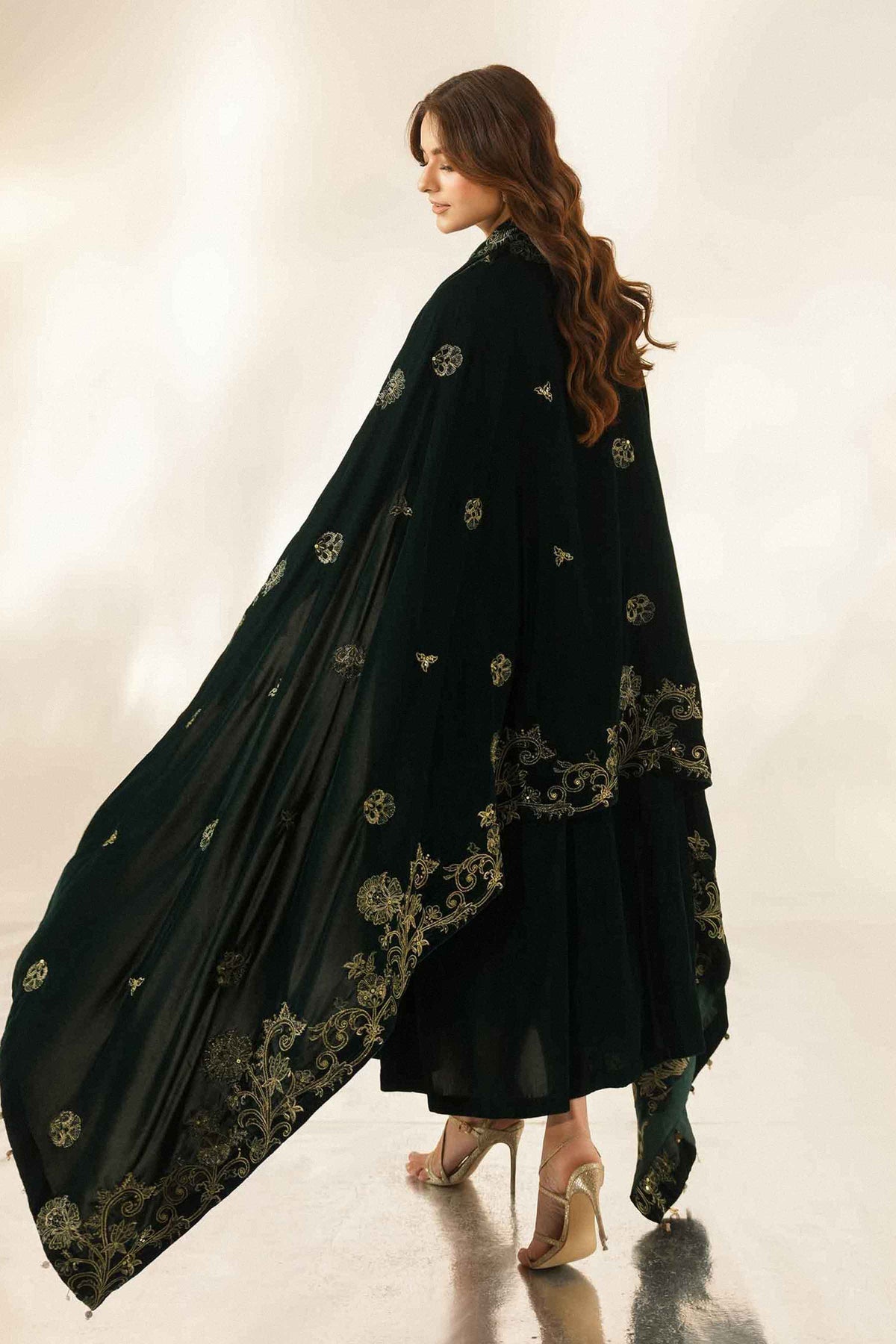 Nishat UK - Green Embroidered Velvet 1 Piece ready to wear shawl