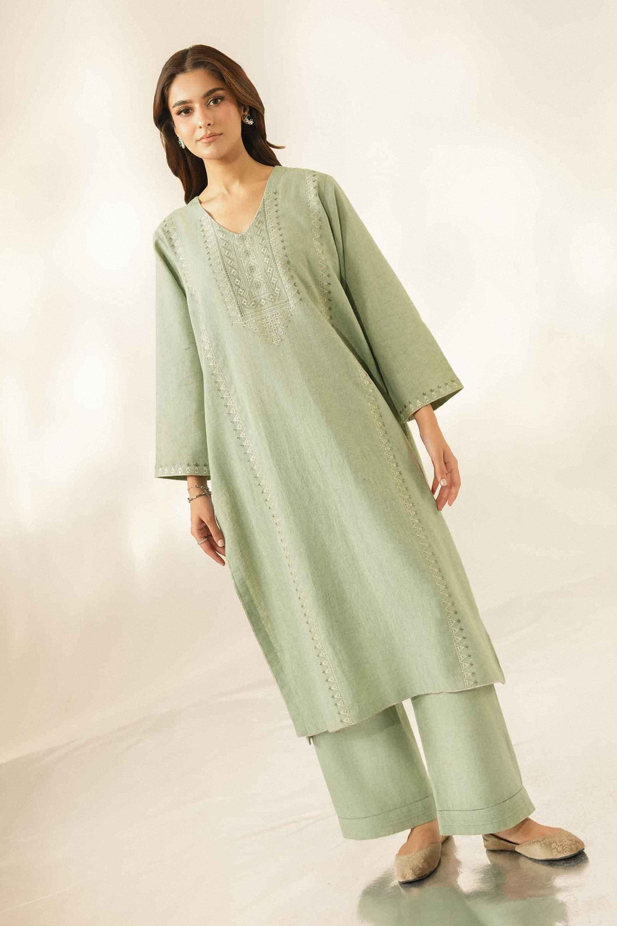 Nishat UK - Green Embroidered Linen 2 Pieces ready to wear luxury suit