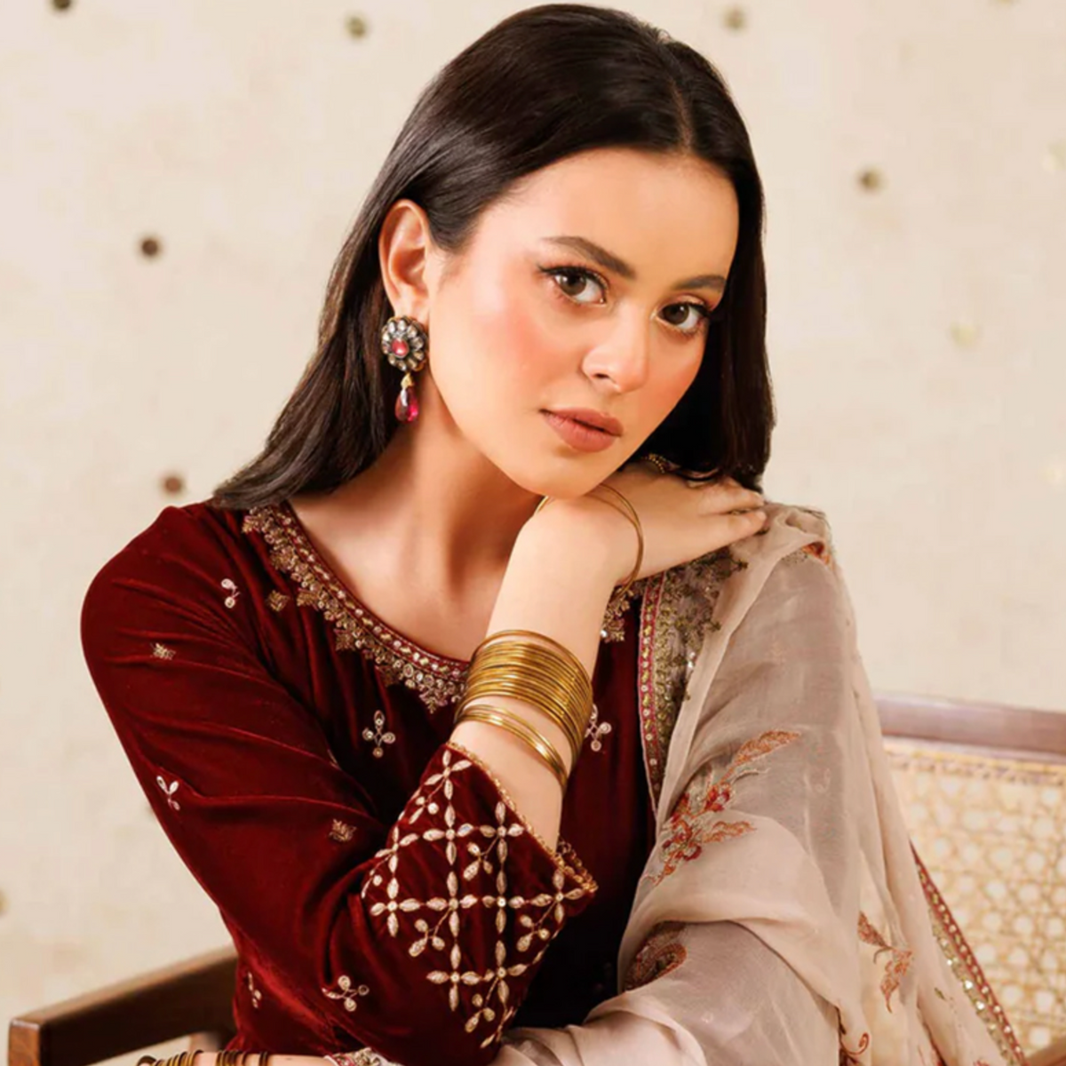 pakistani dresses velvet NEGAR Paired with a panelled inner sheesh silk gown and net kamdani dupatta. Pakistani Dresses Velvet Latest Dresses