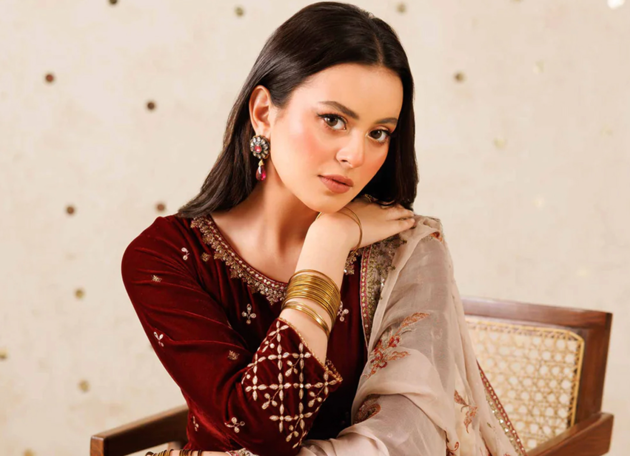 Top 5 Velvet Pret Dress Trends from Nishat for Pakistani Dresses in the UK