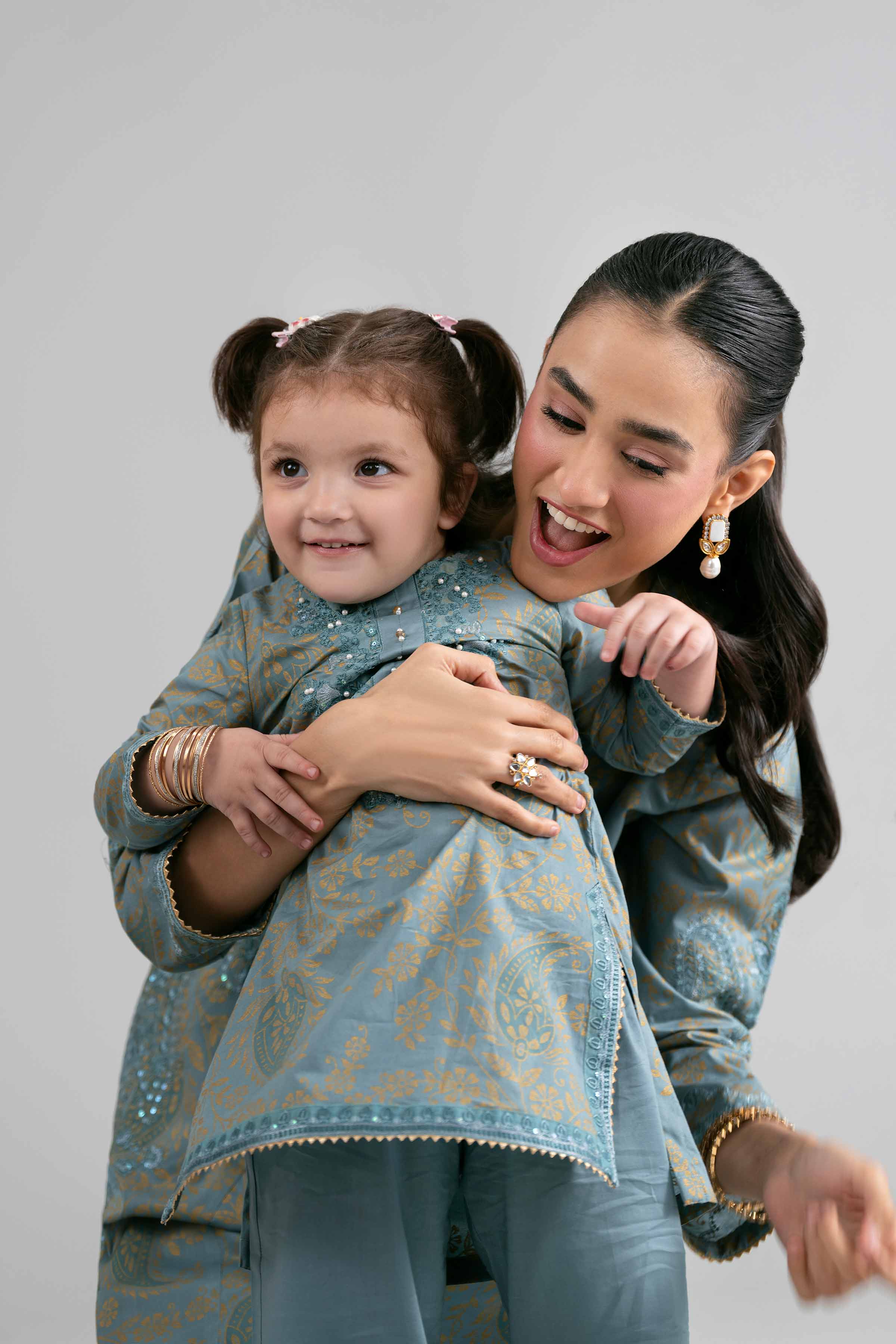 Nishat UK - Blue Embroidered Lawn 2-piece ready to wear Dress