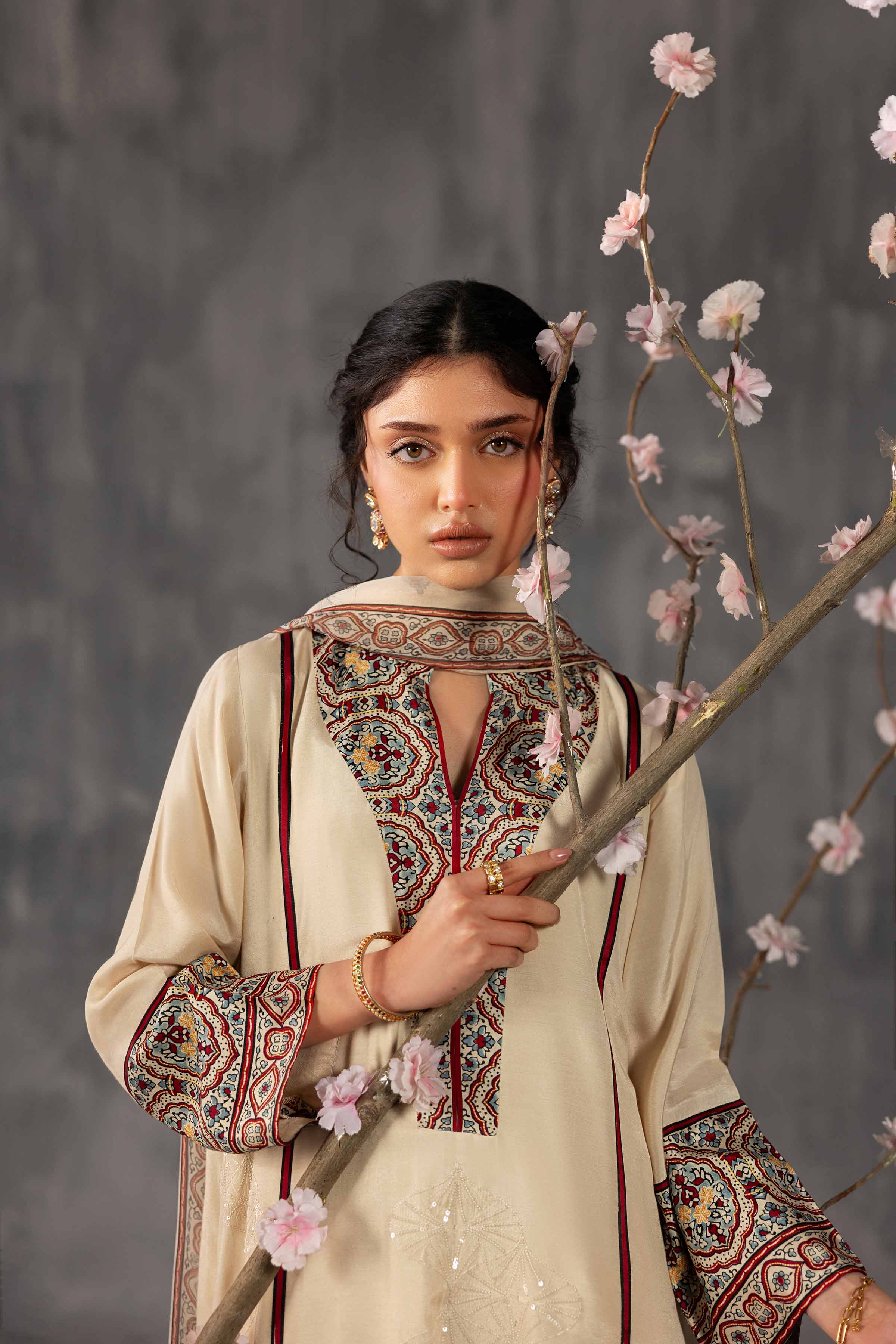 Nishat UK - Off White Embroidered Silk 3 Pieces ready To Wear luxury Suit