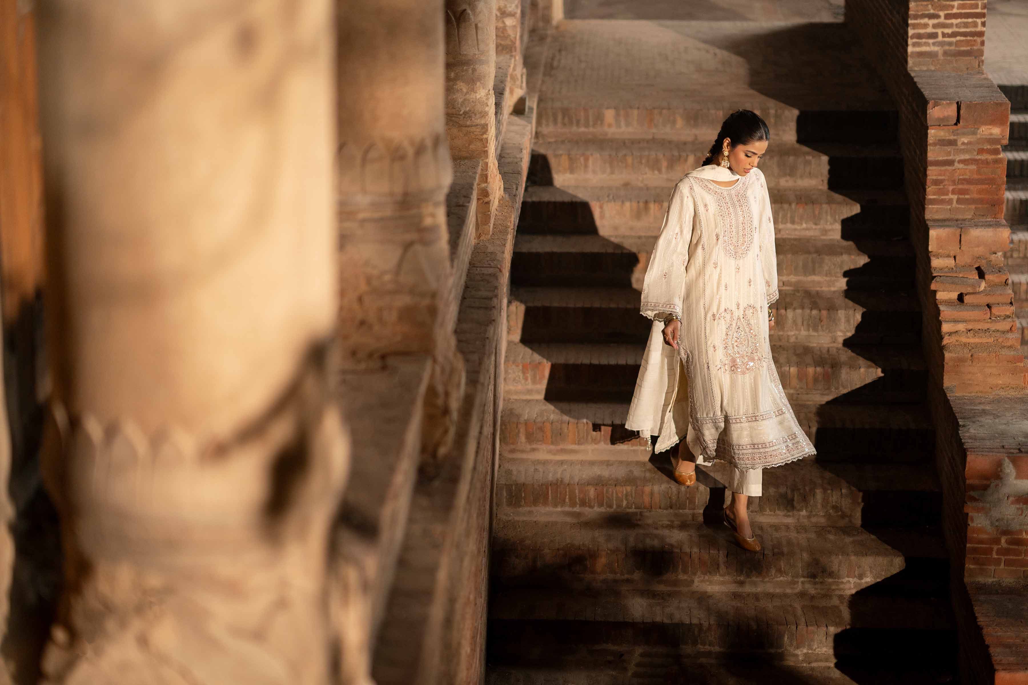 NishatUK - Off White Embroidered Jacquard 3-piece ready to wear Suit