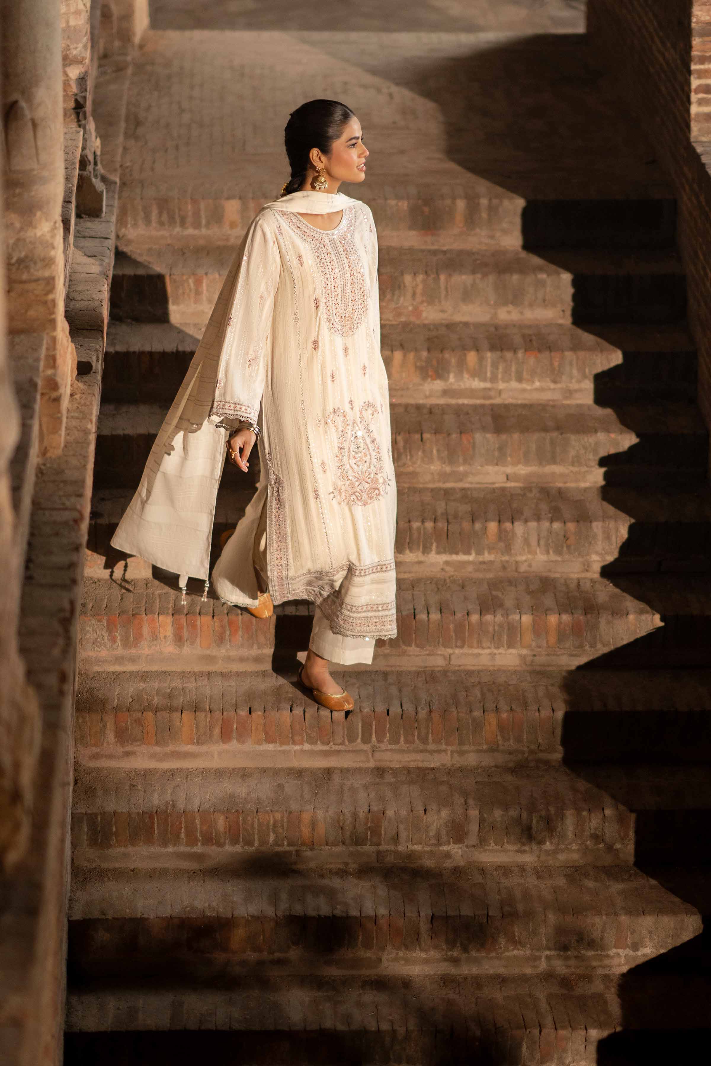 NishatUK - Off White Embroidered Jacquard 3-piece ready to wear Suit