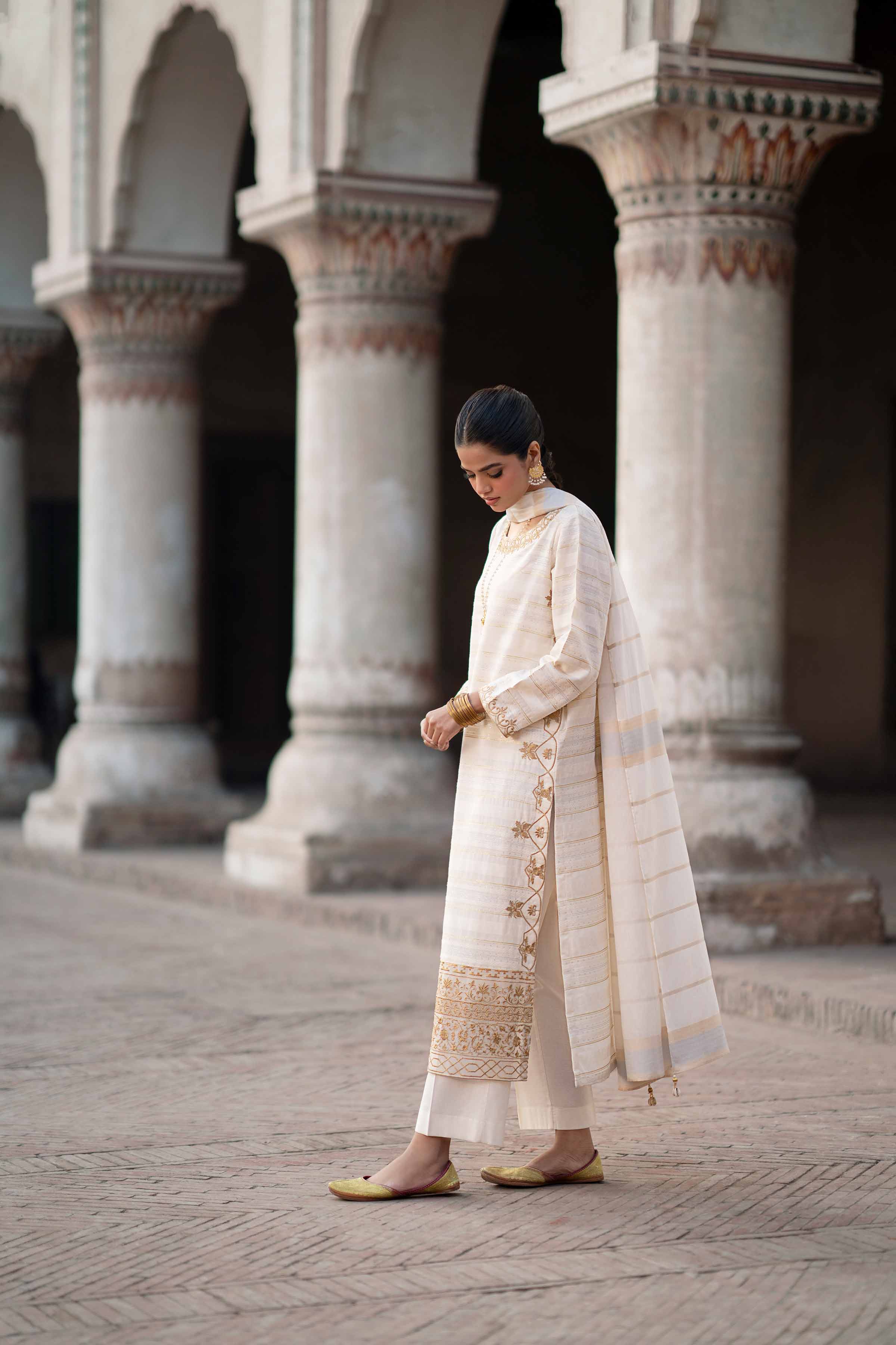 NishatUK - Off White Embroidered Jacquard 3-piece ready to wear Suit
