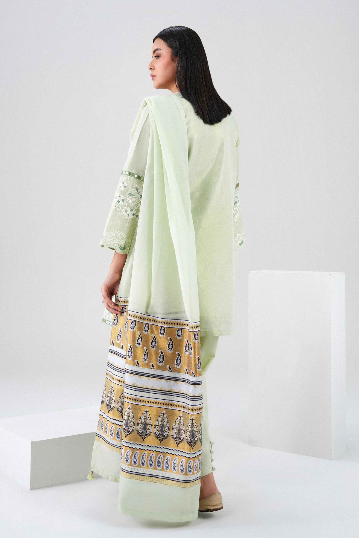 Nishat UK - Green Embroidered Yard Dyed 3 Pieces ready to wear Suit