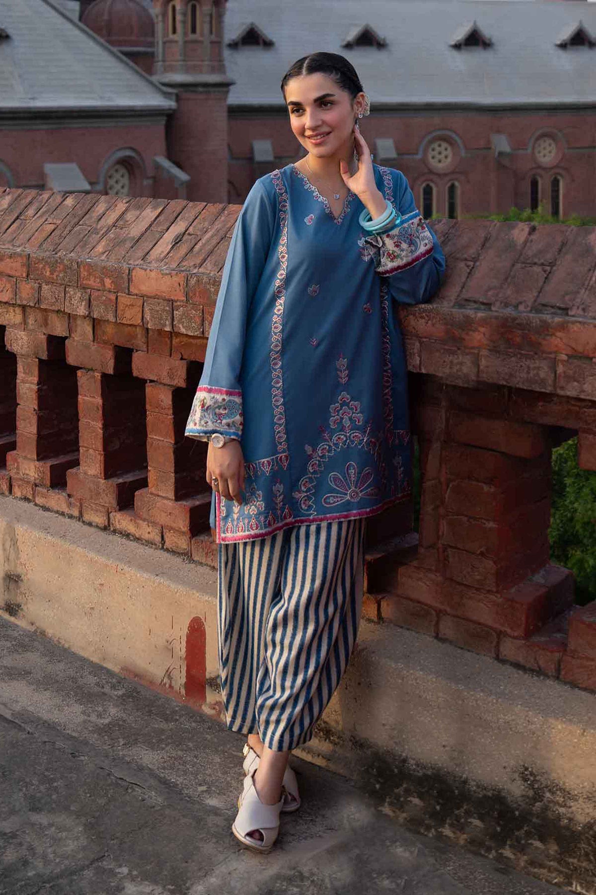 Nishat UK - Blue Embroidered Karandi 2 Pieces ready to wear 