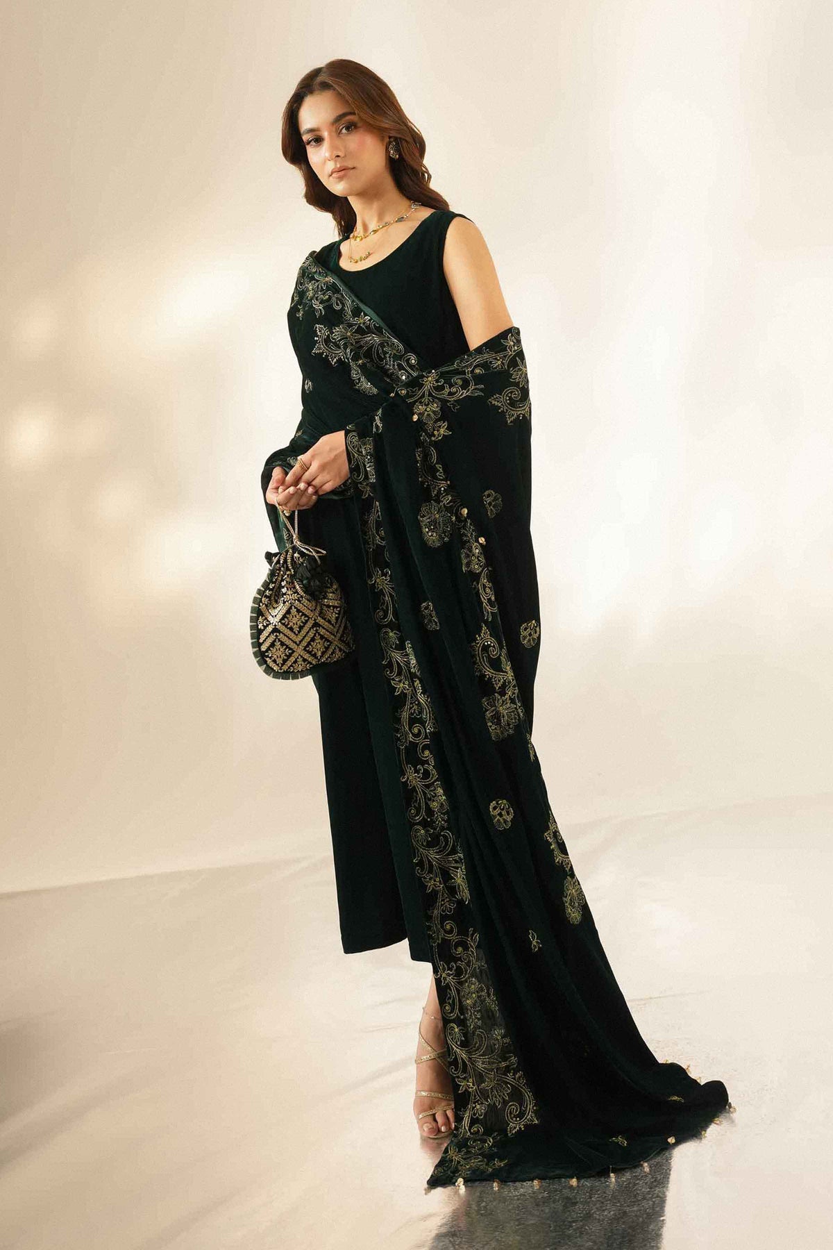 Nishat UK - Green Embroidered Velvet 1 Piece ready to wear shawl