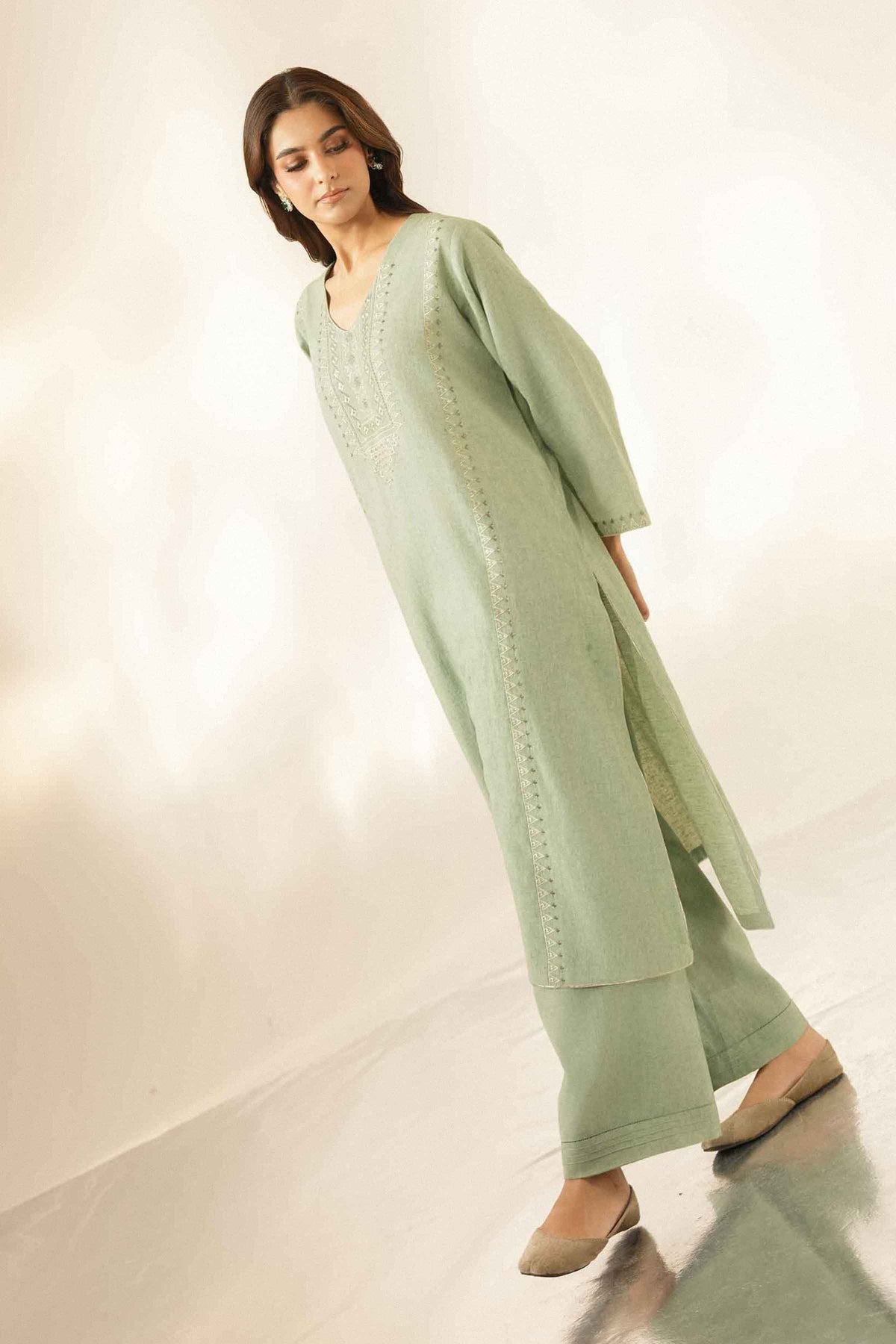 Nishat UK - Green Embroidered Linen 2 Pieces ready to wear luxury suit