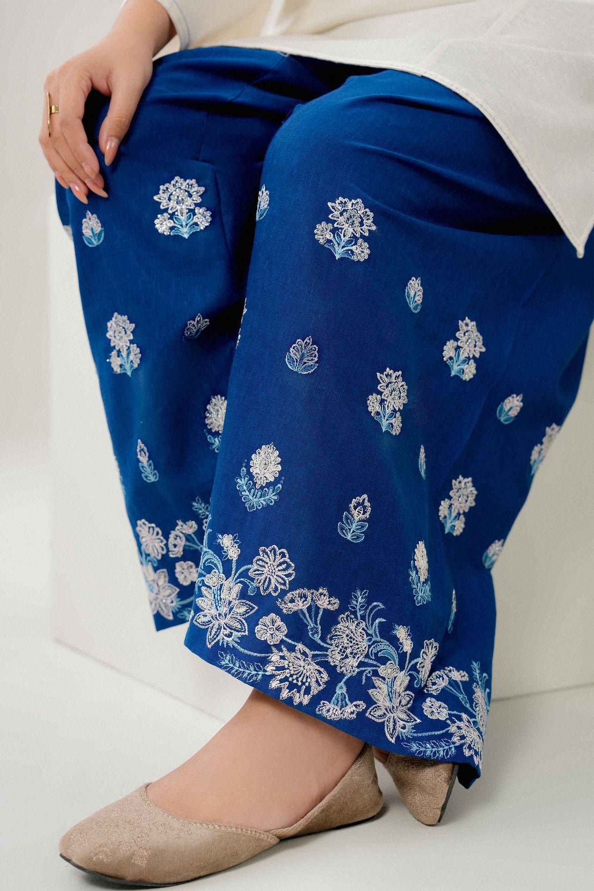 Nishat UK - Off White Embroidered Karandi 2 Pieces ready to wear Dress