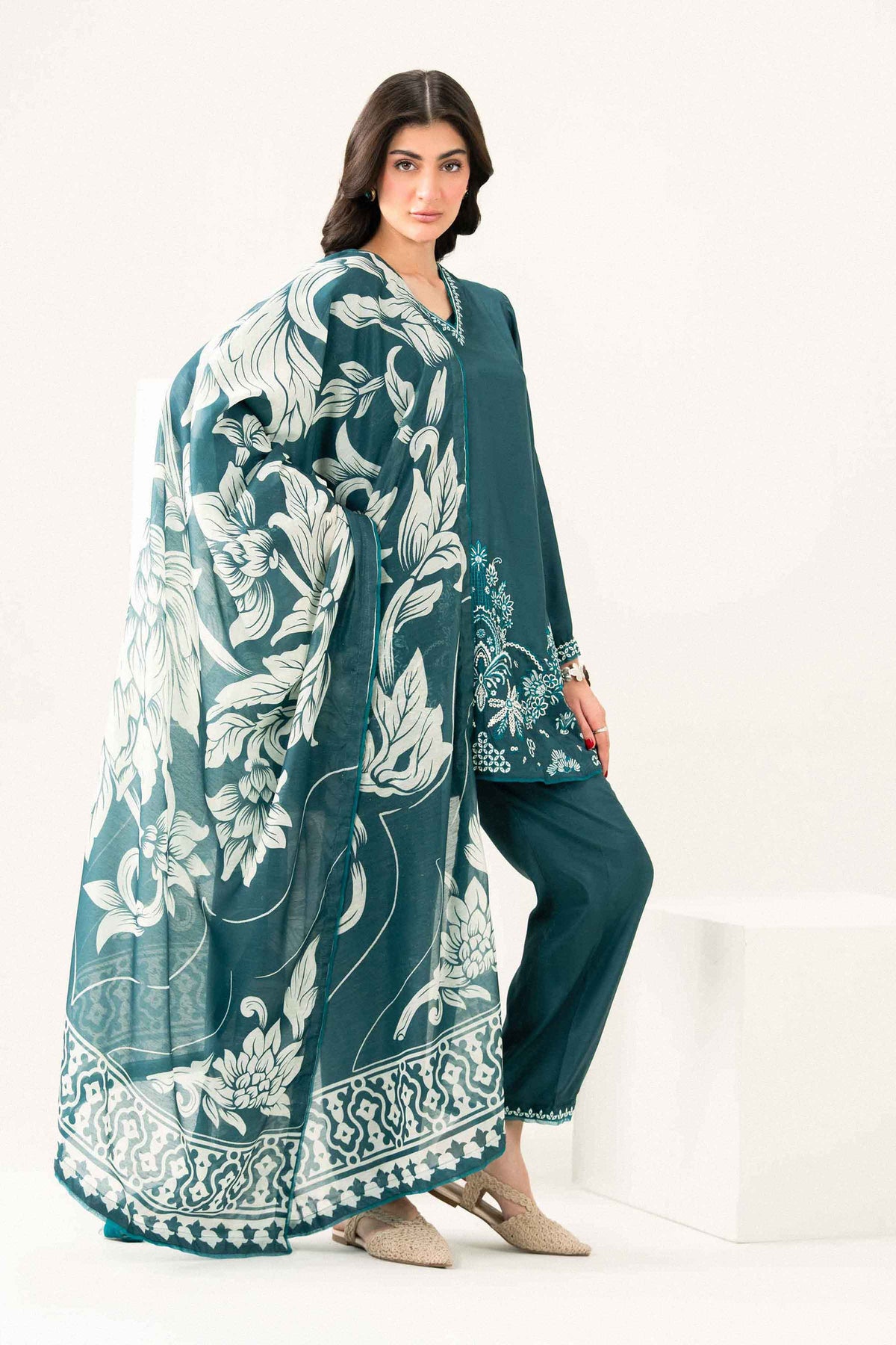 Nishat UK - Green Embroidered Silk 3 Pieces ready to wear Suit