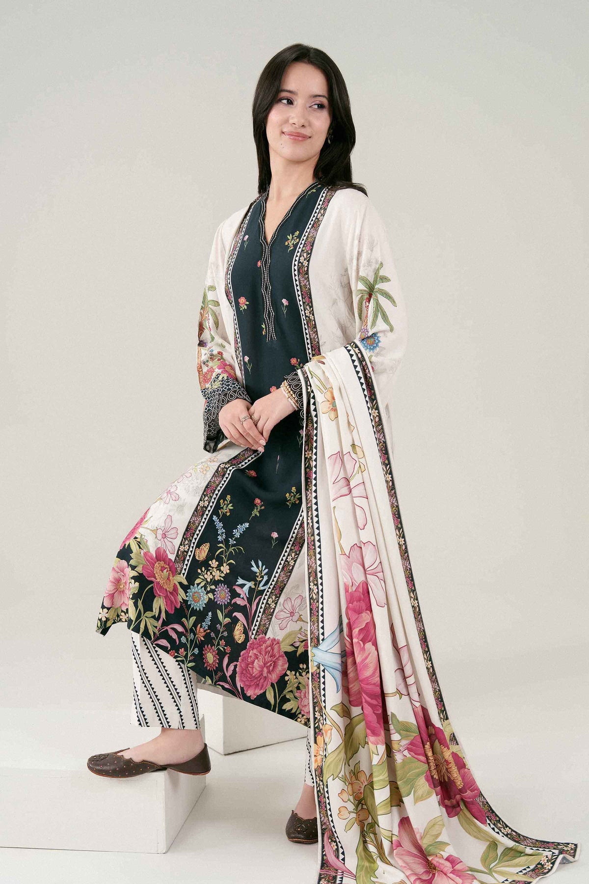 Nishat UK - Off White Embroidered Linen 3 Pieces ready to wear Suit